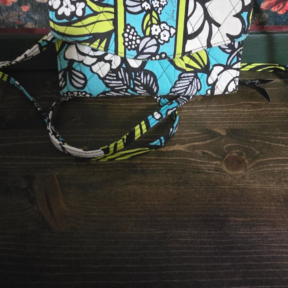 Vera Bradley Crossbody - Picture 2 of 4